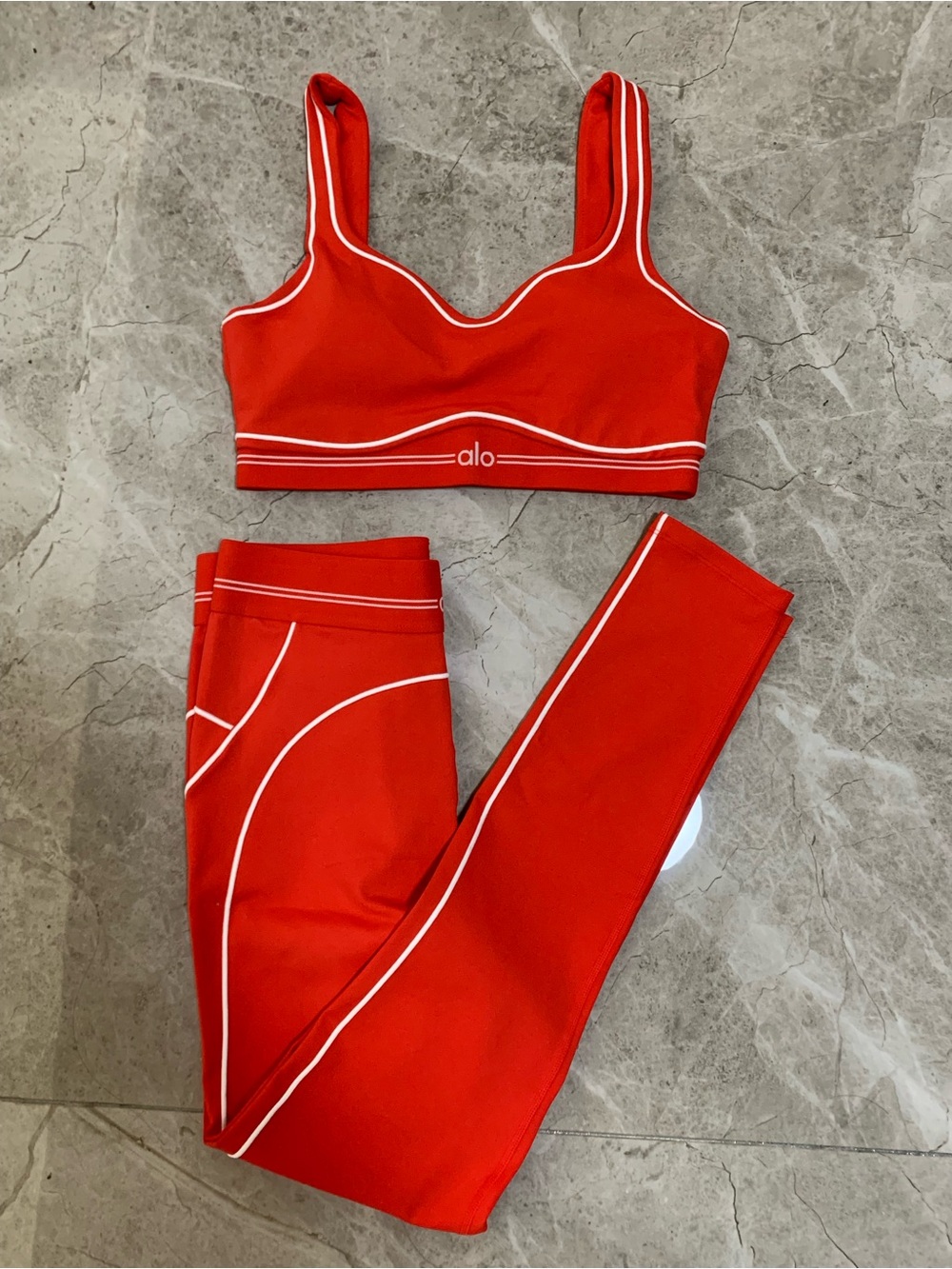 ALO Yoga Red Sports Bra and Leggings Set with White Piping - Picture 3 of 6